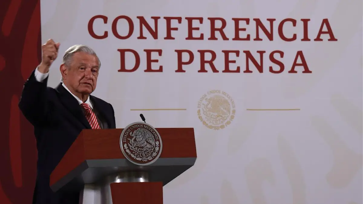 AMLO justifica sueldo de militares que ganan más que él